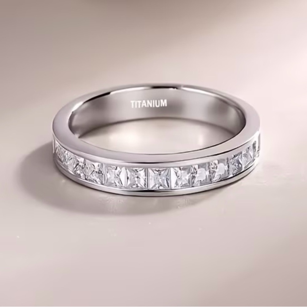 Men’s Luxury Collection Titanium Steel Cubic Zirconia Diamonds 4mm Band 12